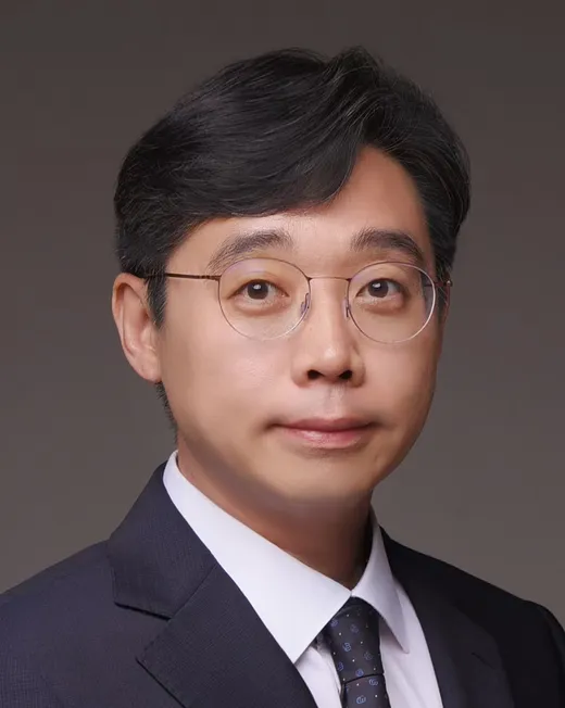 Kang Taek LEE